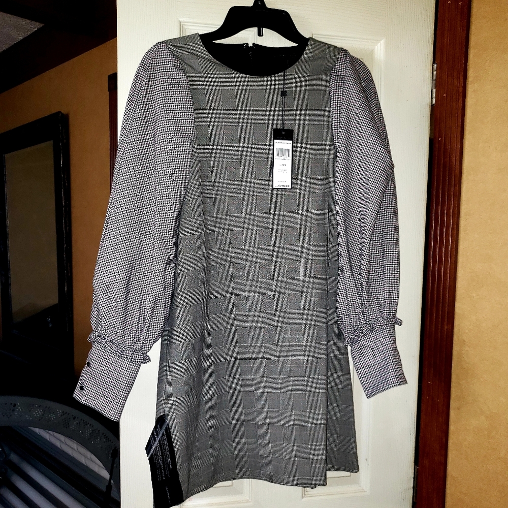 BCBG MAXAZRIA DRESS - Picture 1 of 4